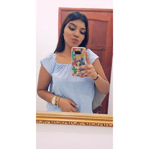 Meet your Posher, Genesis nicole